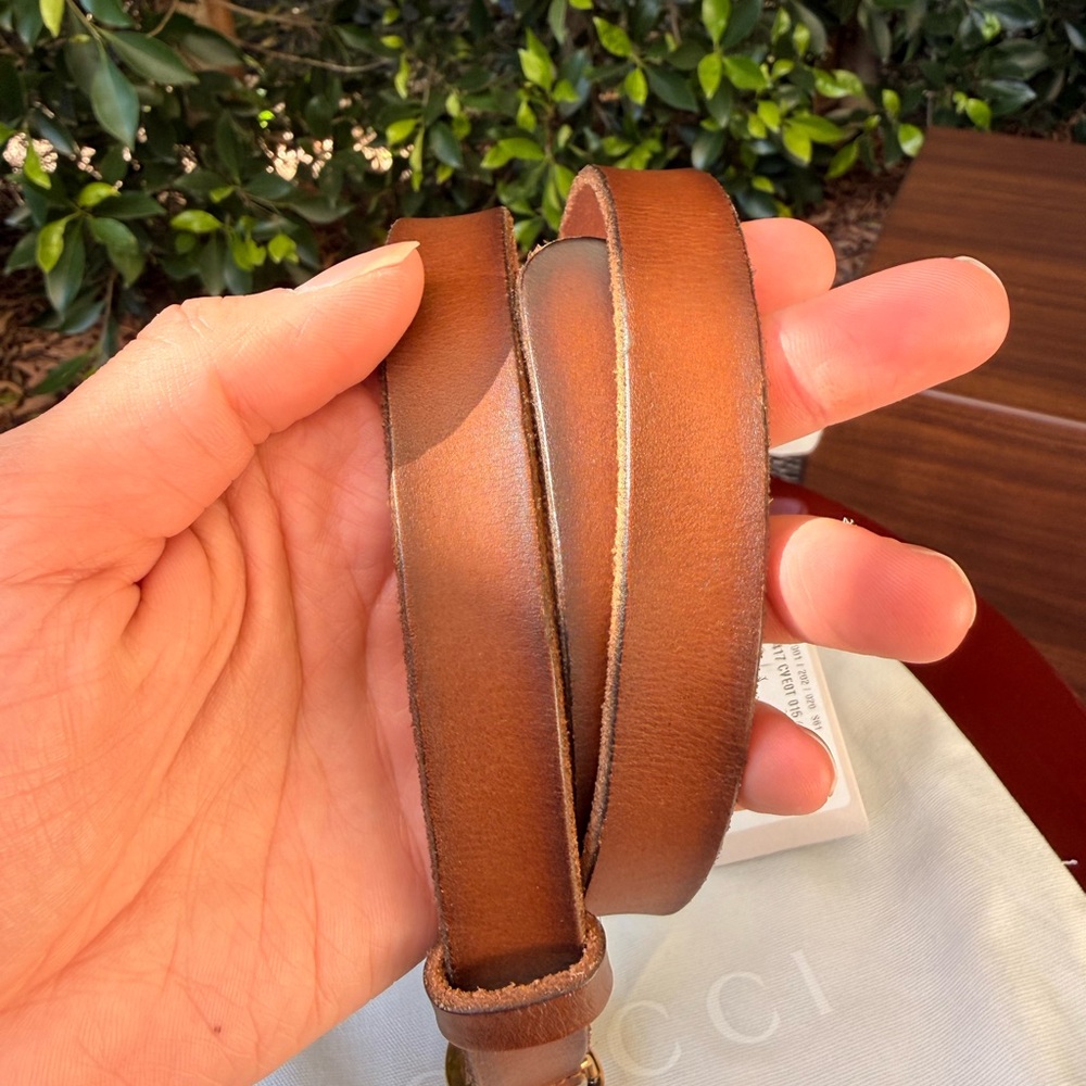 Gucci Brown Leather Marmont Belt with Gold GG Buckle - Picture 2 of 4